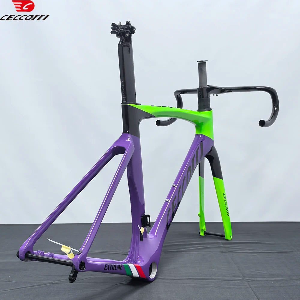 Light Weight Road Bike Frame Full Carbon Racing Road Bicycle Frames Carbon Fiber Fork 700x32C Road Bike Wheelset Disc Brake